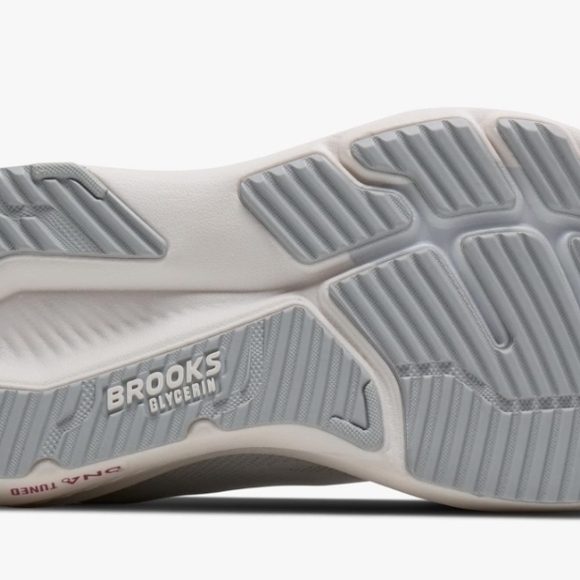 Brooks Women’s Glycerin 23 NeutraBrooks Women's Athletic Shoes in White and Pink - Picture 4 of 14